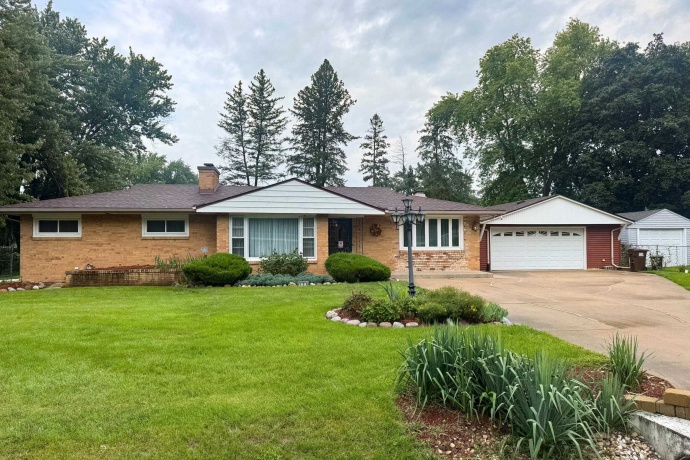 106 Superior, MACHESNEY PARK, Illinois 61115, 3 Bedrooms Bedrooms, ,2 BathroomsBathrooms,House,For Sale,Superior,202605291