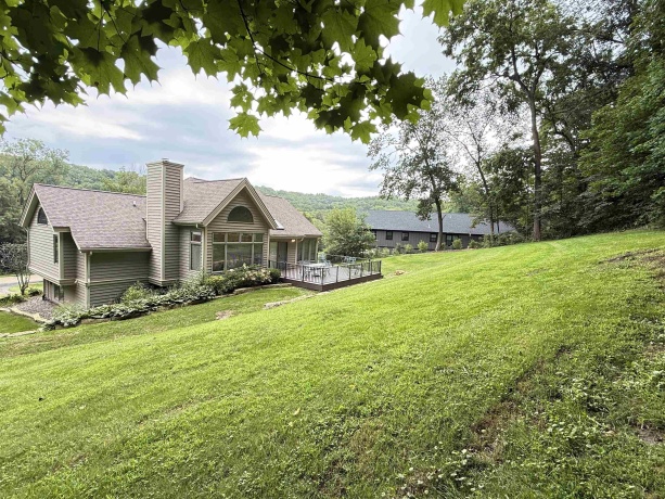 38 Longwood, GALENA, Illinois 61036, 4 Bedrooms Bedrooms, ,3 BathroomsBathrooms,House,For Sale,Longwood,202605294