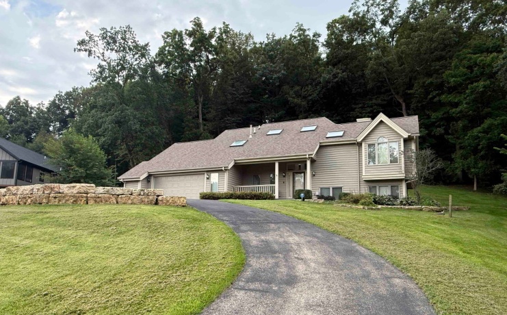 38 Longwood, GALENA, Illinois 61036, 4 Bedrooms Bedrooms, ,3 BathroomsBathrooms,House,For Sale,Longwood,202605294