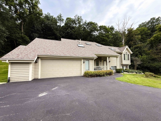 38 Longwood, GALENA, Illinois 61036, 4 Bedrooms Bedrooms, ,3 BathroomsBathrooms,House,For Sale,Longwood,202605294