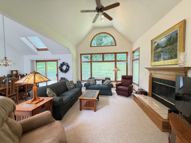 38 Longwood, GALENA, Illinois 61036, 4 Bedrooms Bedrooms, ,3 BathroomsBathrooms,House,For Sale,Longwood,202605294