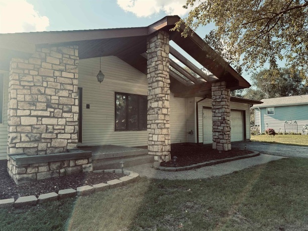 8090 FARR, SAVANNA, Illinois 61074, 4 Bedrooms Bedrooms, ,2 BathroomsBathrooms,House,For Sale,FARR,202605300