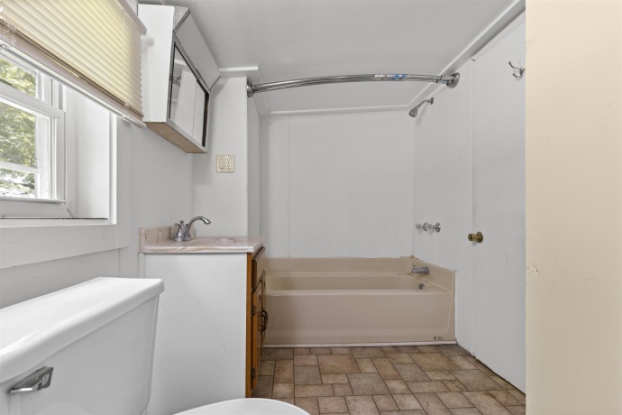 1428 Maple, BELVIDERE, Illinois 61008, 3 Bedrooms Bedrooms, ,1 BathroomBathrooms,House,For Sale,Maple,202605306