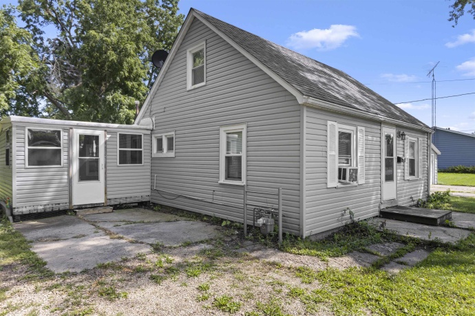 1428 Maple, BELVIDERE, Illinois 61008, 3 Bedrooms Bedrooms, ,1 BathroomBathrooms,House,For Sale,Maple,202605306
