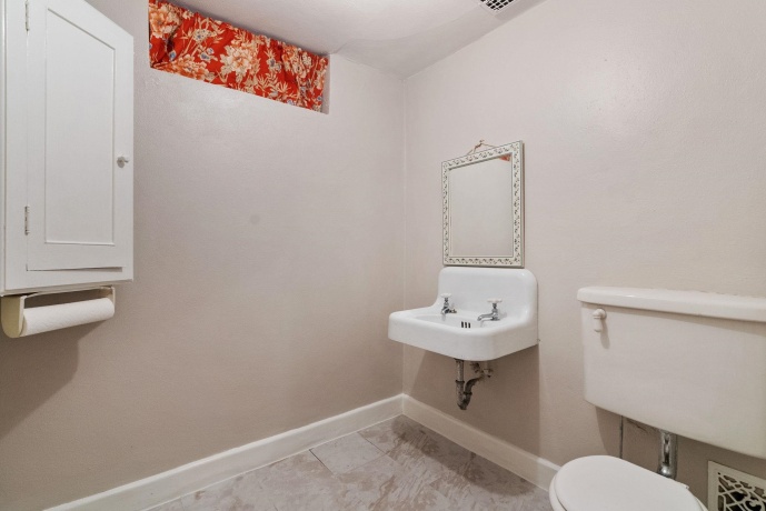 804 Milwaukee, BELOIT, Wisconsin 53511, 4 Bedrooms Bedrooms, ,2 BathroomsBathrooms,House,For Sale,Milwaukee,202605317