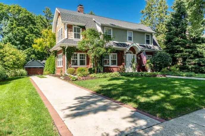 2314 CLINTON, ROCKFORD, Illinois 61103, 4 Bedrooms Bedrooms, ,2 BathroomsBathrooms,House,For Sale,CLINTON,202605320