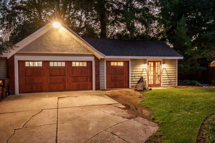 2314 CLINTON, ROCKFORD, Illinois 61103, 4 Bedrooms Bedrooms, ,2 BathroomsBathrooms,House,For Sale,CLINTON,202605320