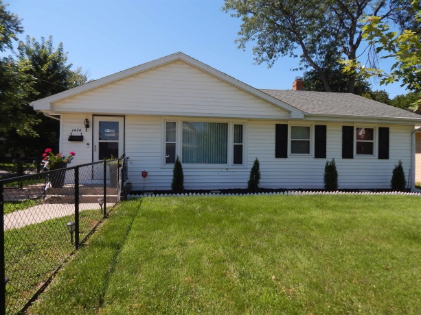 1474 Carroll, FREEPORT, Illinois 61032, 2 Bedrooms Bedrooms, ,2 BathroomsBathrooms,House,For Sale,Carroll,202605323