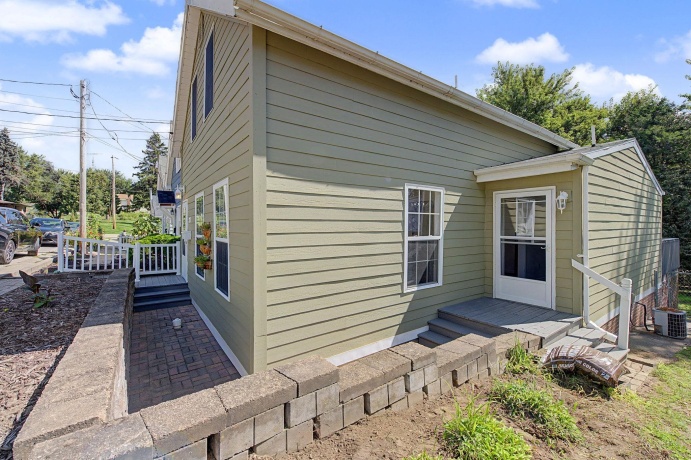228 Poplar, GALENA, Illinois 61036, 2 Bedrooms Bedrooms, ,2 BathroomsBathrooms,House,For Sale,Poplar,202605325