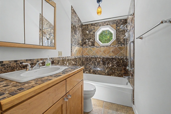 228 Poplar, GALENA, Illinois 61036, 2 Bedrooms Bedrooms, ,2 BathroomsBathrooms,House,For Sale,Poplar,202605325