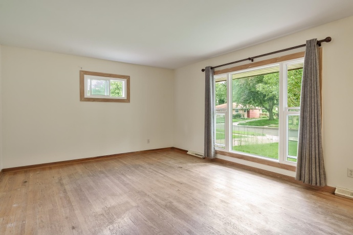 4715 Cleveland, ROCKFORD, Illinois 61108, 3 Bedrooms Bedrooms, ,1 BathroomBathrooms,House,For Sale,Cleveland,202605326