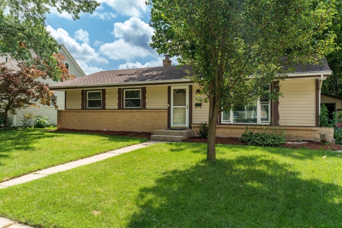 4715 Cleveland, ROCKFORD, Illinois 61108, 3 Bedrooms Bedrooms, ,1 BathroomBathrooms,House,For Sale,Cleveland,202605326