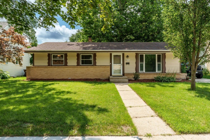 4715 Cleveland, ROCKFORD, Illinois 61108, 3 Bedrooms Bedrooms, ,1 BathroomBathrooms,House,For Sale,Cleveland,202605326