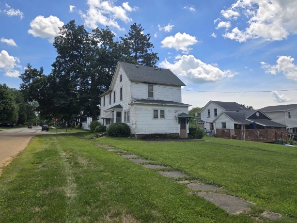 402 DIXON, POLO, Illinois 61064, 3 Bedrooms Bedrooms, ,1 BathroomBathrooms,House,For Sale,DIXON,202603889