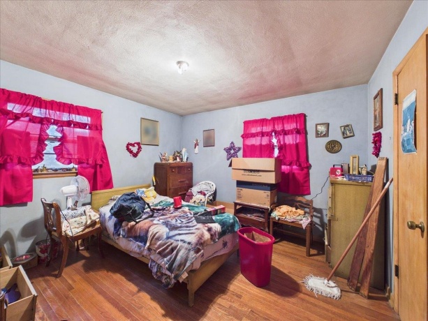 1524 Victoria, ROCKFORD, Illinois 61102, 2 Bedrooms Bedrooms, ,1 BathroomBathrooms,House,For Sale,Victoria,202605328