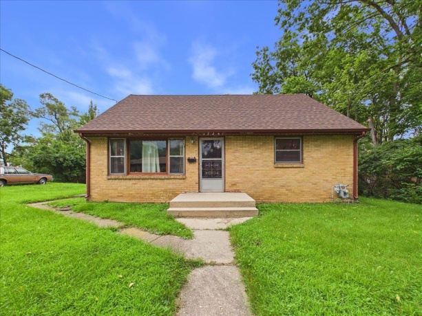 1524 Victoria, ROCKFORD, Illinois 61102, 2 Bedrooms Bedrooms, ,1 BathroomBathrooms,House,For Sale,Victoria,202605328