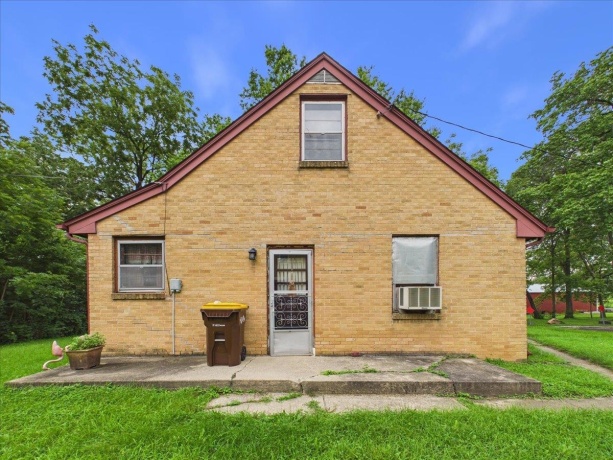 1524 Victoria, ROCKFORD, Illinois 61102, 2 Bedrooms Bedrooms, ,1 BathroomBathrooms,House,For Sale,Victoria,202605328