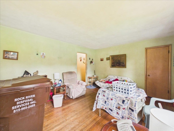 1524 Victoria, ROCKFORD, Illinois 61102, 2 Bedrooms Bedrooms, ,1 BathroomBathrooms,House,For Sale,Victoria,202605328