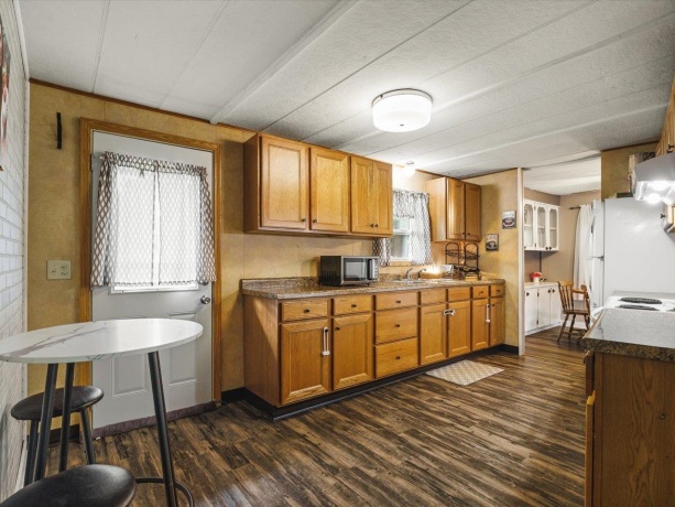 1905 Walnut, FREEPORT, Illinois 61032, 3 Bedrooms Bedrooms, ,1 BathroomBathrooms,House,For Sale,Walnut,202605329