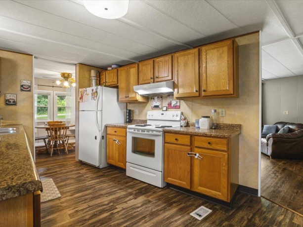 1905 Walnut, FREEPORT, Illinois 61032, 3 Bedrooms Bedrooms, ,1 BathroomBathrooms,House,For Sale,Walnut,202605329