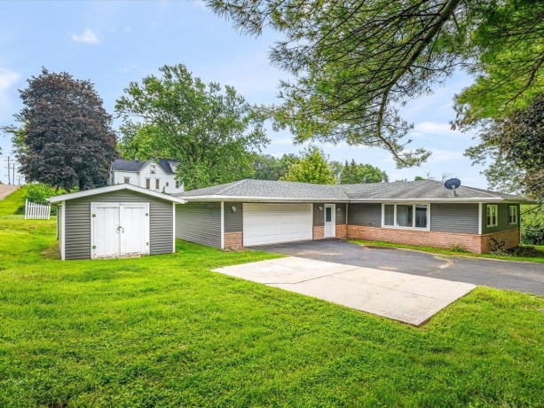 1905 Walnut, FREEPORT, Illinois 61032, 3 Bedrooms Bedrooms, ,1 BathroomBathrooms,House,For Sale,Walnut,202605329