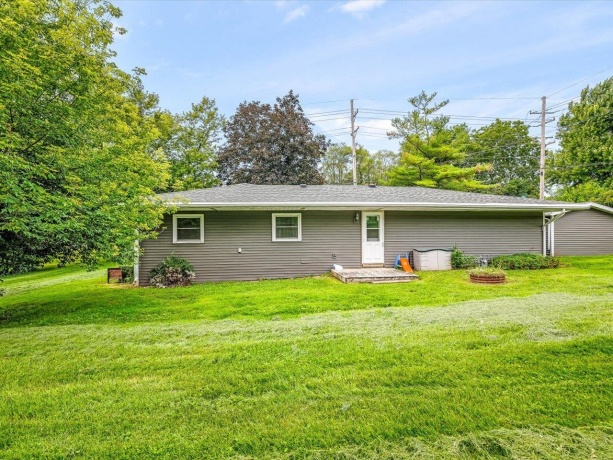 1905 Walnut, FREEPORT, Illinois 61032, 3 Bedrooms Bedrooms, ,1 BathroomBathrooms,House,For Sale,Walnut,202605329