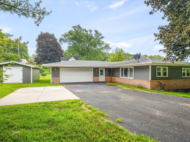 1905 Walnut, FREEPORT, Illinois 61032, 3 Bedrooms Bedrooms, ,1 BathroomBathrooms,House,For Sale,Walnut,202605329