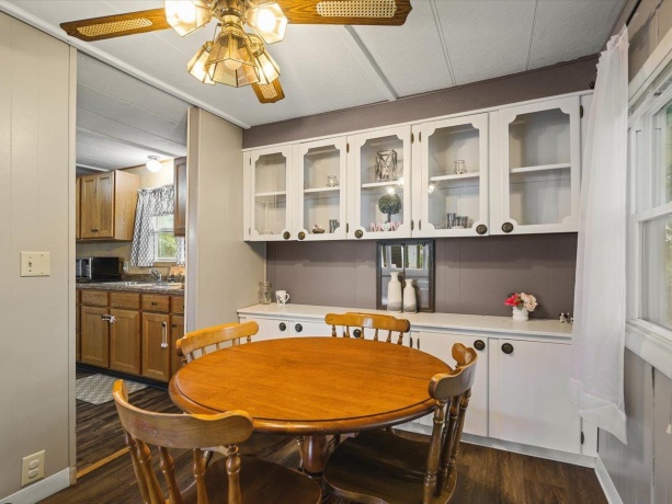 1905 Walnut, FREEPORT, Illinois 61032, 3 Bedrooms Bedrooms, ,1 BathroomBathrooms,House,For Sale,Walnut,202605329