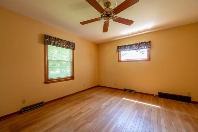 513 6th, OREGON, Illinois 61061, 4 Bedrooms Bedrooms, ,2 BathroomsBathrooms,House,For Sale,6th,202605332