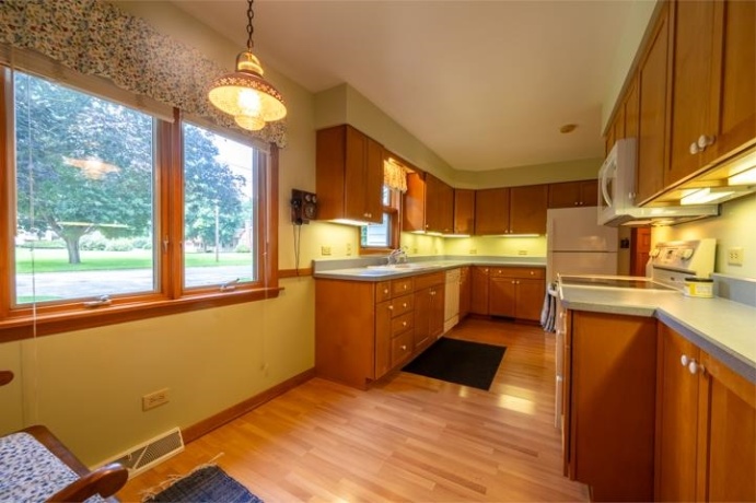 513 6th, OREGON, Illinois 61061, 4 Bedrooms Bedrooms, ,2 BathroomsBathrooms,House,For Sale,6th,202605332