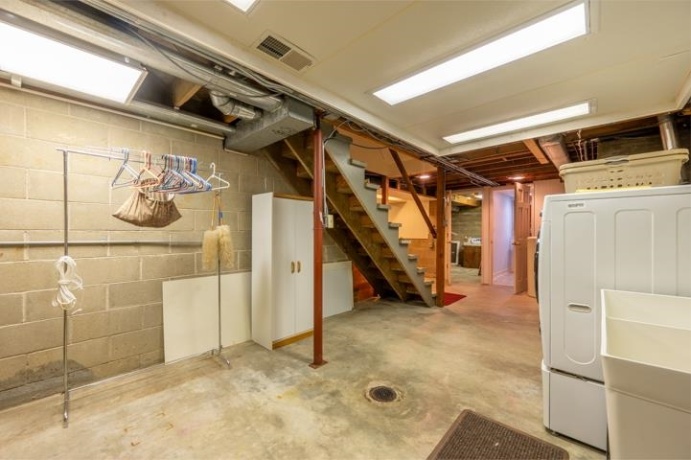 513 6th, OREGON, Illinois 61061, 4 Bedrooms Bedrooms, ,2 BathroomsBathrooms,House,For Sale,6th,202605332