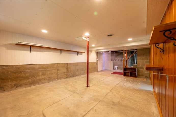 513 6th, OREGON, Illinois 61061, 4 Bedrooms Bedrooms, ,2 BathroomsBathrooms,House,For Sale,6th,202605332