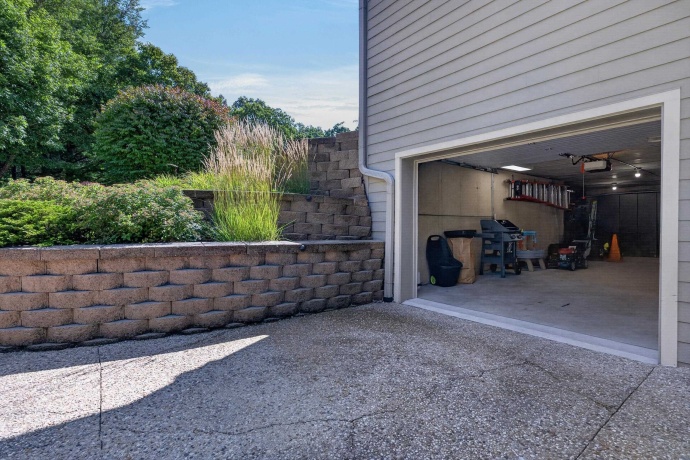 5472 Woodland, LOVES PARK, Illinois 61111, 5 Bedrooms Bedrooms, ,4 BathroomsBathrooms,House,For Sale,Woodland,202605333