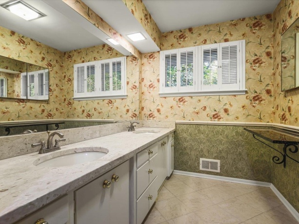 4007 Landstrom, ROCKFORD, Illinois 61114, 4 Bedrooms Bedrooms, ,4 BathroomsBathrooms,House,For Sale,Landstrom,202605337