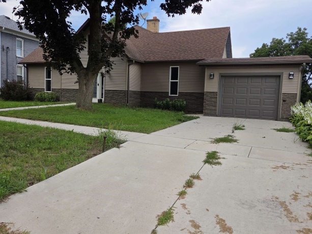 438 Hubbard, WINSLOW, Illinois 61089, 3 Bedrooms Bedrooms, ,1 BathroomBathrooms,House,For Sale,Hubbard,202605339