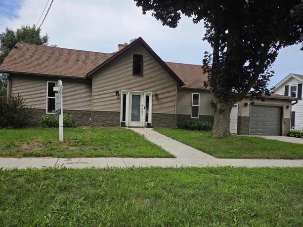 438 Hubbard, WINSLOW, Illinois 61089, 3 Bedrooms Bedrooms, ,1 BathroomBathrooms,House,For Sale,Hubbard,202605339