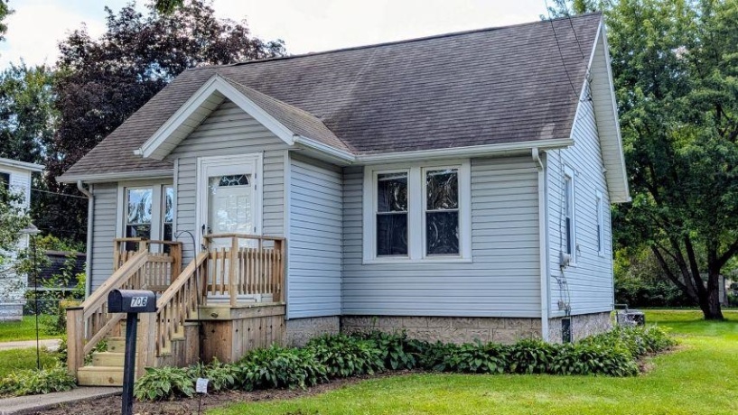 706 2nd, OREGON, Illinois 61061, 1 Bedroom Bedrooms, ,1 BathroomBathrooms,House,For Sale,2nd,202605349