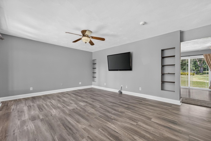 5825 TIPPLE, ROCKFORD, Illinois 61102, 3 Bedrooms Bedrooms, ,2 BathroomsBathrooms,House,For Sale,TIPPLE,202605350