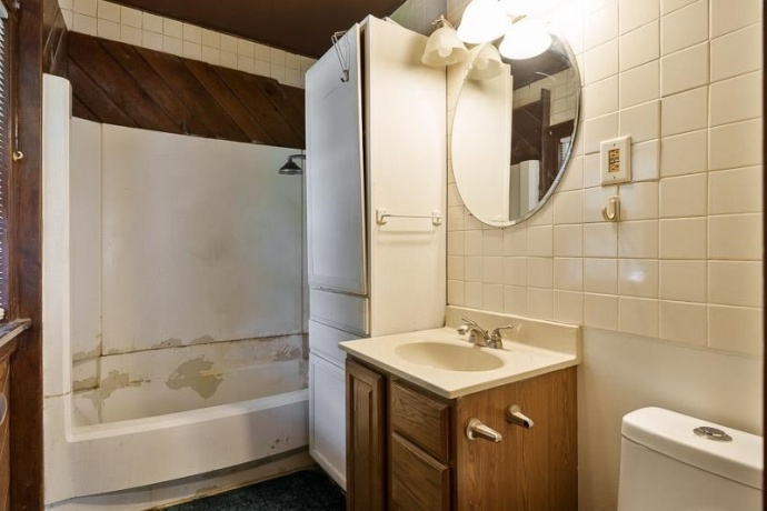 203 Ogilby, ROCKFORD, Illinois 61102, ,2 Units,For Sale,Ogilby,202605355