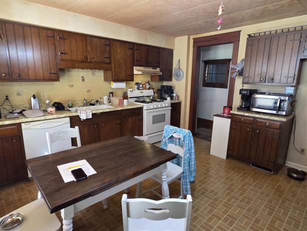 10766 3rd, ROSCOE, Illinois 61073, 3 Bedrooms Bedrooms, ,2 BathroomsBathrooms,House,For Sale,3rd,202605361