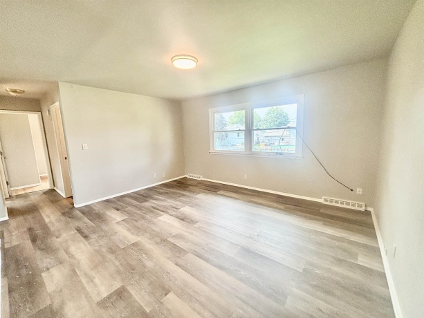 621 8th, BELVIDERE, Illinois 61008, 4 Bedrooms Bedrooms, ,1 BathroomBathrooms,House,For Sale,8th,202604395
