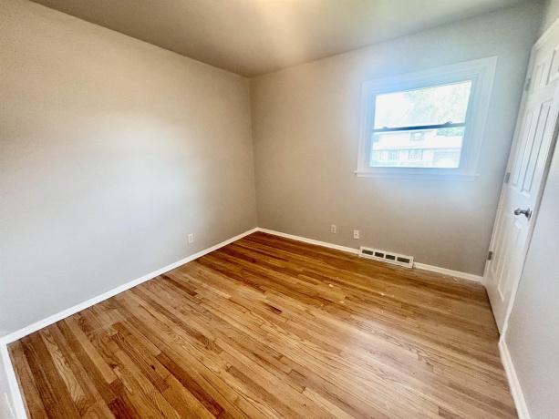 621 8th, BELVIDERE, Illinois 61008, 4 Bedrooms Bedrooms, ,1 BathroomBathrooms,House,For Sale,8th,202604395
