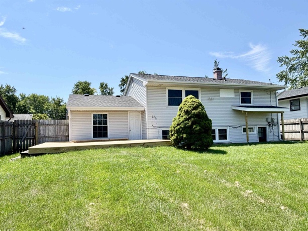 621 8th, BELVIDERE, Illinois 61008, 4 Bedrooms Bedrooms, ,1 BathroomBathrooms,House,For Sale,8th,202604395