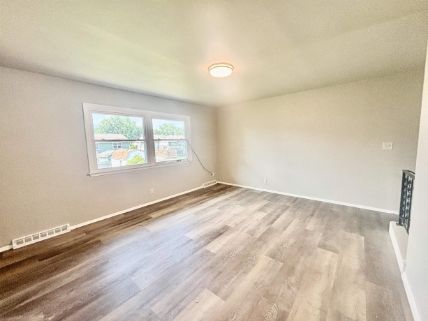 621 8th, BELVIDERE, Illinois 61008, 4 Bedrooms Bedrooms, ,1 BathroomBathrooms,House,For Sale,8th,202604395