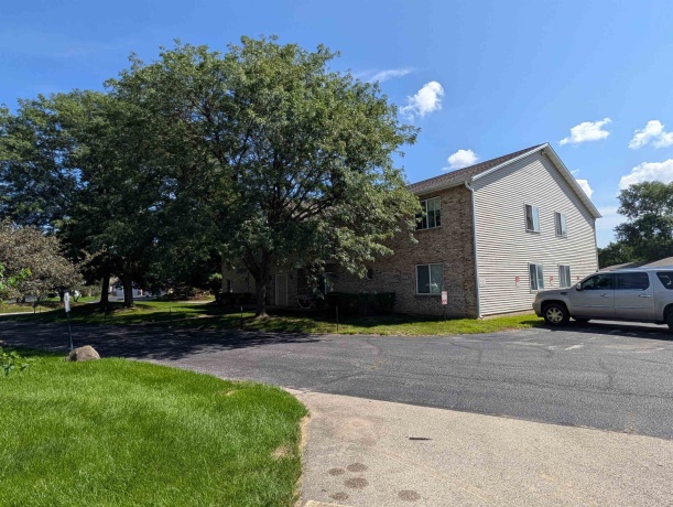 5553 Andrews, ROSCOE, Illinois 61073, ,5+ Units,For Sale,Andrews,202605366
