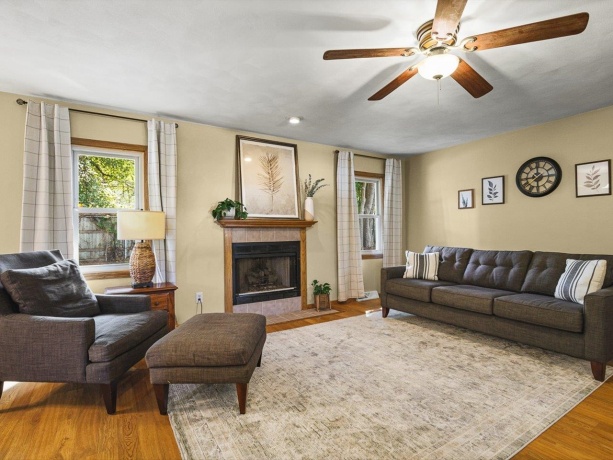 7733 Edwin, LOVES PARK, Illinois 61111, 3 Bedrooms Bedrooms, ,2 BathroomsBathrooms,House,For Sale,Edwin,202605162