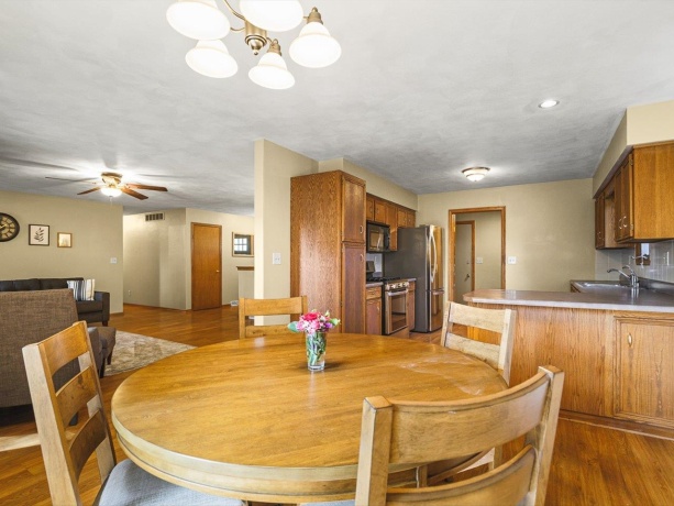 7733 Edwin, LOVES PARK, Illinois 61111, 3 Bedrooms Bedrooms, ,2 BathroomsBathrooms,House,For Sale,Edwin,202605162