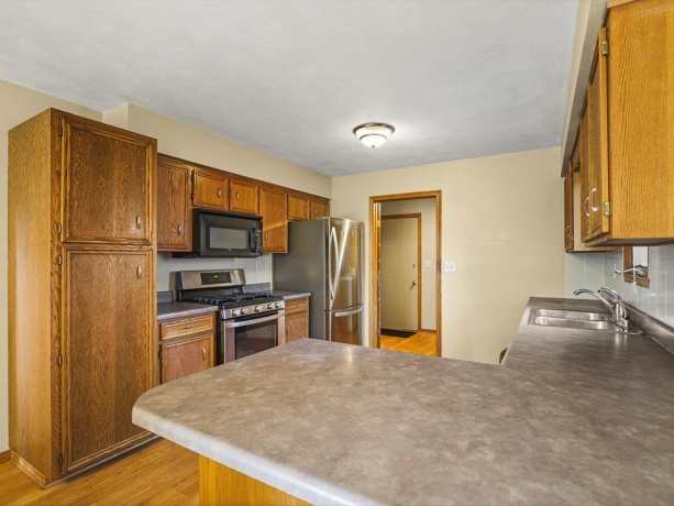 7733 Edwin, LOVES PARK, Illinois 61111, 3 Bedrooms Bedrooms, ,2 BathroomsBathrooms,House,For Sale,Edwin,202605162