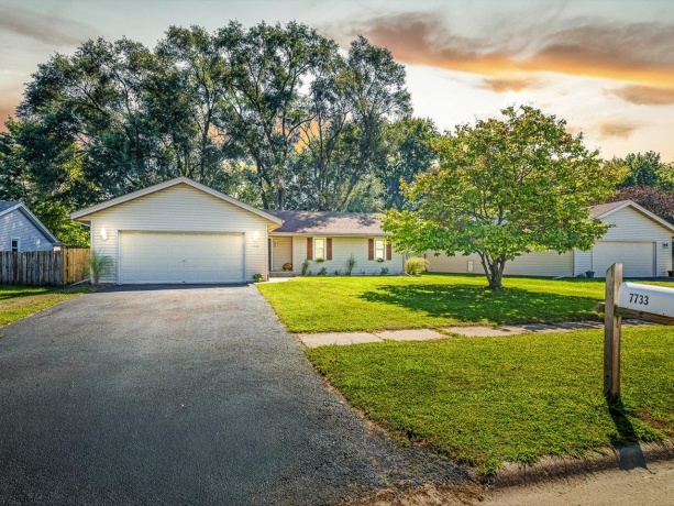 7733 Edwin, LOVES PARK, Illinois 61111, 3 Bedrooms Bedrooms, ,2 BathroomsBathrooms,House,For Sale,Edwin,202605162