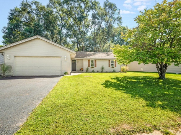 7733 Edwin, LOVES PARK, Illinois 61111, 3 Bedrooms Bedrooms, ,2 BathroomsBathrooms,House,For Sale,Edwin,202605162